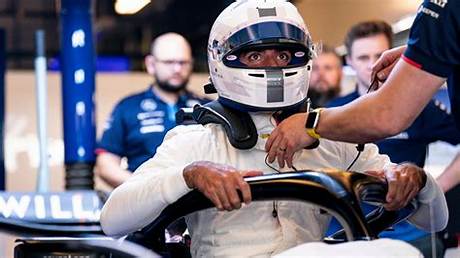 Carlos Sainz's Real Support Team: from Childhood in Madrid to Williams F1 Era