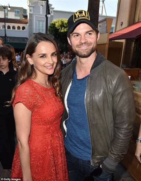 Daniel Gillies Girlfriend Age Gap: Fact-Checking the Numbers on Julia Misaki