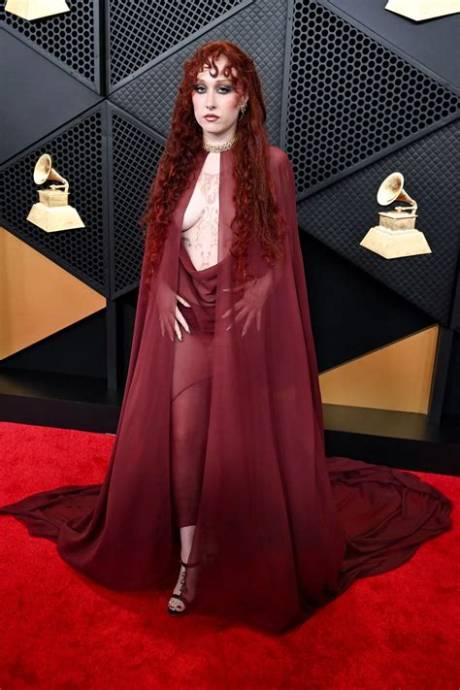 Grammys Red Carpet Stunner: How Chappell Roan's Daring Mugler Reveal Unfolded in Real Time