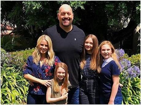 Is Cierra Wight Really 7 Feet Tall? the Truth About Big Show’s Daughter