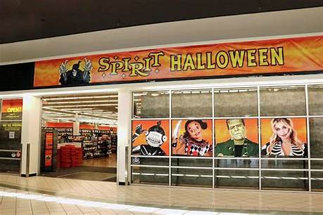 Is Spirit Halloween Open on Halloween Day 2025? Hours, Restocks, and Clearance Facts