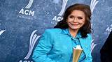 Loretta Lynn Biography, Age, Height, Husband, Net Worth, Family