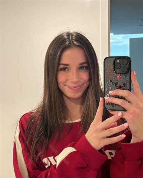 Sadie Mckenna Instagram Timeline: How One Red Bikini Photo Captured Global Headlines