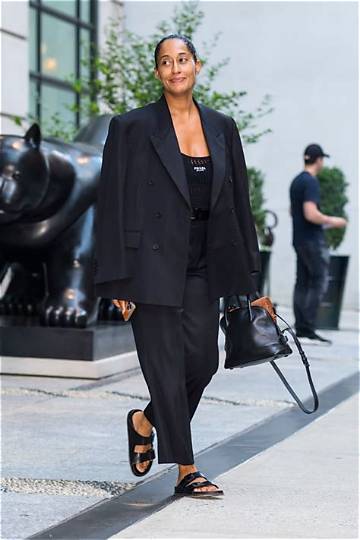 Style Breakdown: 6 Ways to Elevate Birkenstock Gizeh Sandals with Leggings in 2026