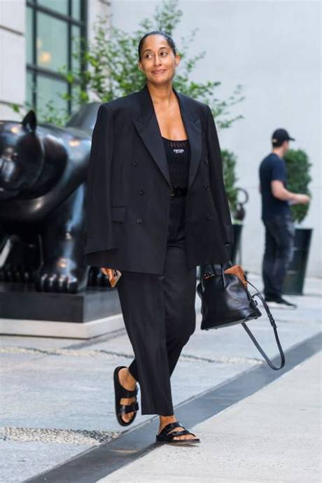 Style Breakdown: 6 Ways to Elevate Birkenstock Gizeh Sandals with Leggings in 2026