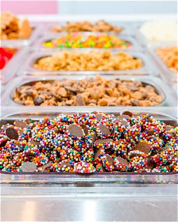 SweetFrog Hours and Schedule: Daily Opening Times, Holidays, and Weekend Operations