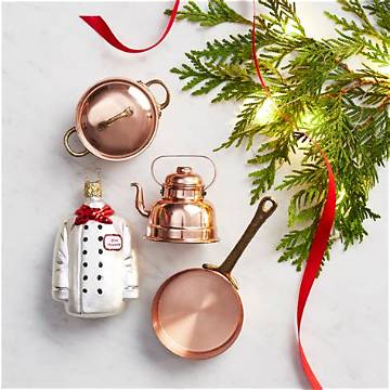 Top Gift Guide Favorite: Sur La Table's Rechargeable Frother Tops 2026 Lists